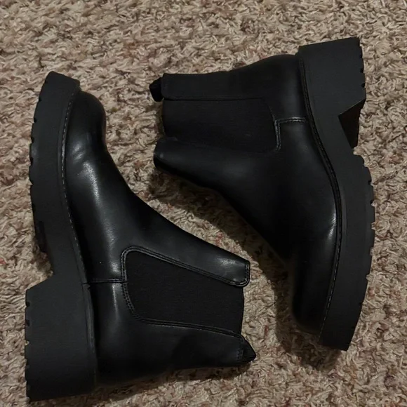 Madden Girl Black Ankle Boots - Picture 2 of 4